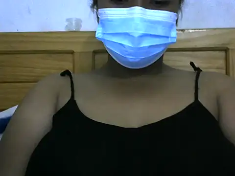 Snapshot of Artinah22 chatting on October 9, 8:57 pm Artinah22 online show from October 9, 8:57 pm