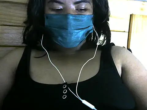 Snapshot of Artinah22 chatting on September 12, 7:43 pm Artinah22 online show from September 12, 7:43 pm