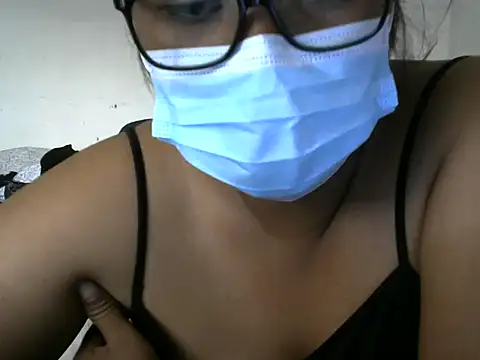 Snapshot of Artinah22 chatting on September 22, 2:15 pm Artinah22 online show from September 22, 2:15 pm