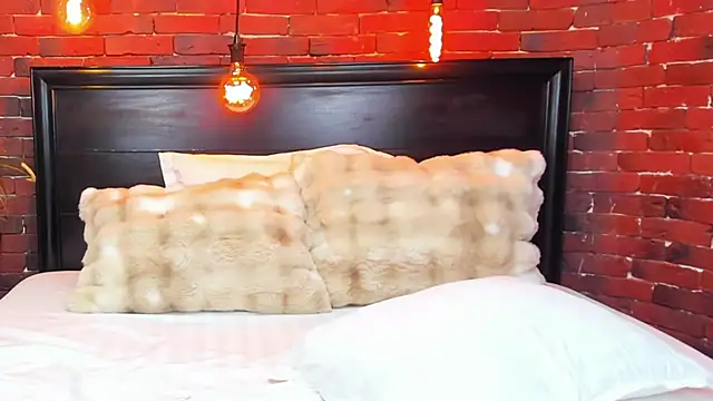 ChristynaRoss online show from December 2, 9:06 pm