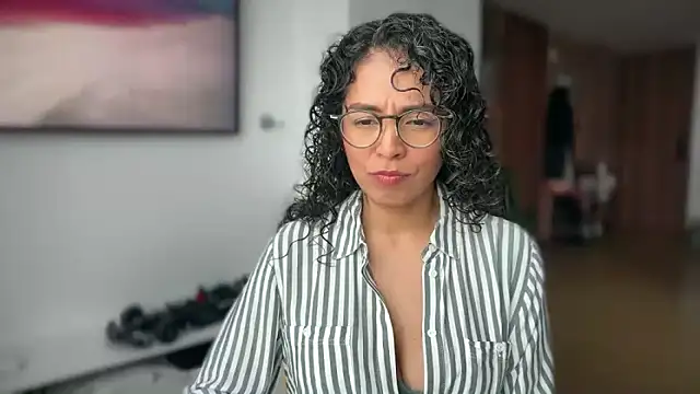 illaroom online show from February 3, 7:51 pm