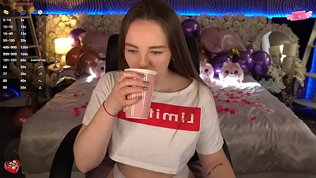 FoxyShy online show from February 7, 7:23 am