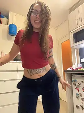 ladyturtle online show from April 4, 12:20 am