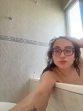 ladyturtle online show from June 2, 1:12 pm