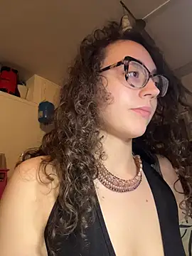 ladyturtle online show from April 16, 9:50 pm