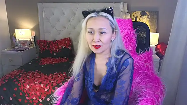 RoxalanaStar online show from February 24, 9:46 pm