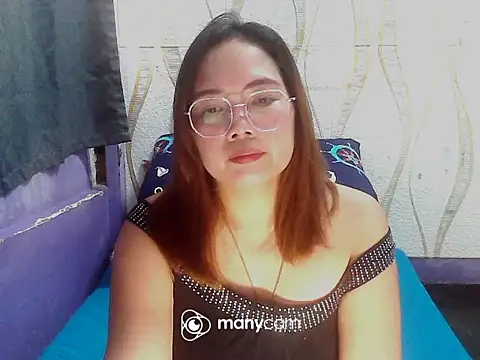 BURBERRY69 online show from November 10, 6:52 am