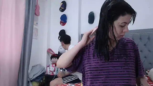 dulce maria x online show from October 25, 11:40 am