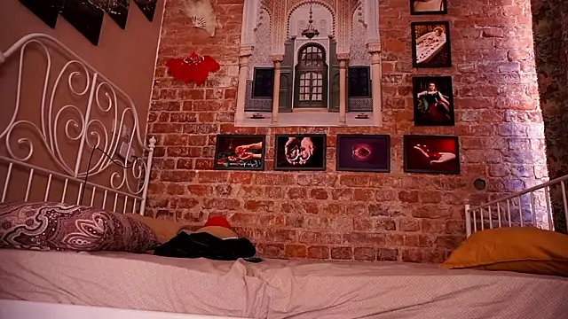 Evelively online show from March 28, 2:38 pm