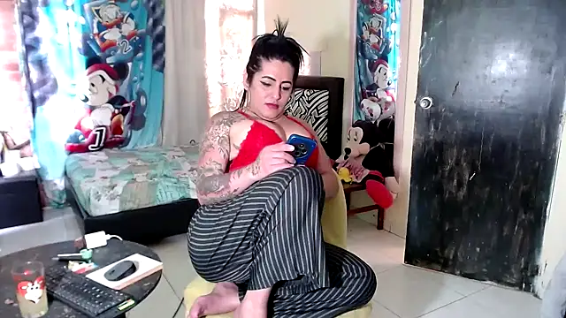 Sashaferrari2000 online show from November 8, 7:30 pm