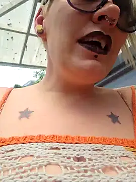 PinkTheHawk online show from January 10, 1:10 am