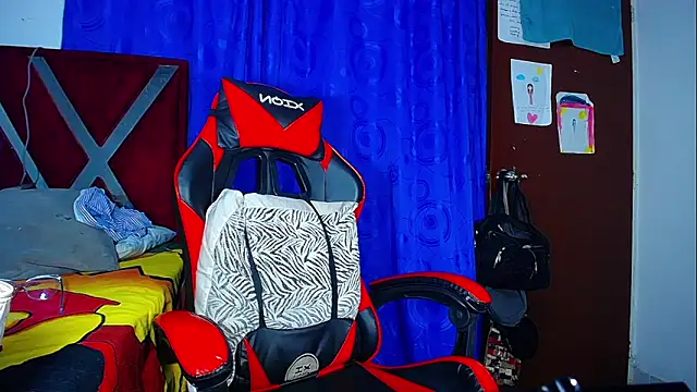 DanisaBrown online show from March 21, 6:35 pm