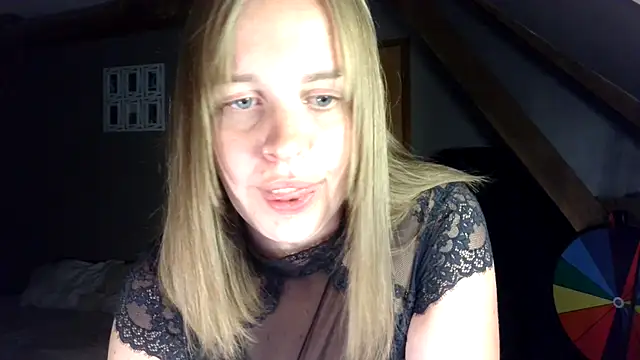 MissGirly online show from September 9, 6:41 pm