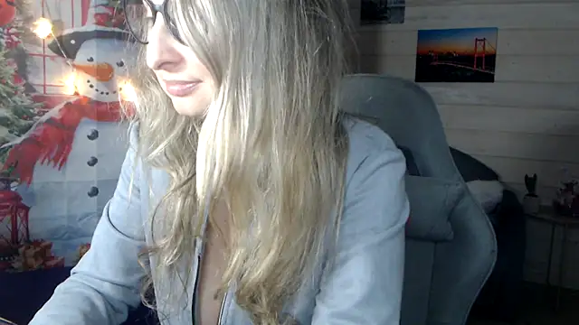 RubiLakros online show from December 15, 9:42 pm