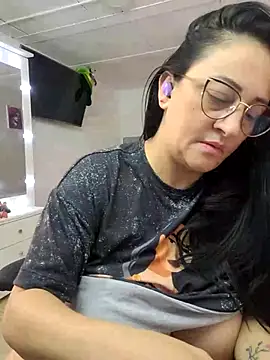 Ameliarizo online show from October 25, 1:24 am