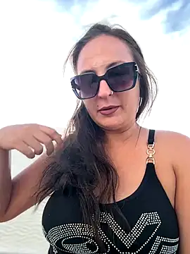 itsCassie online show from November 7, 3:39 pm