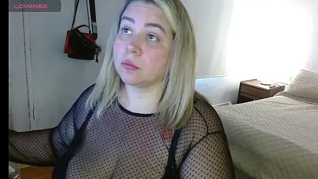 bella savati online show from October 29, 8:33 pm