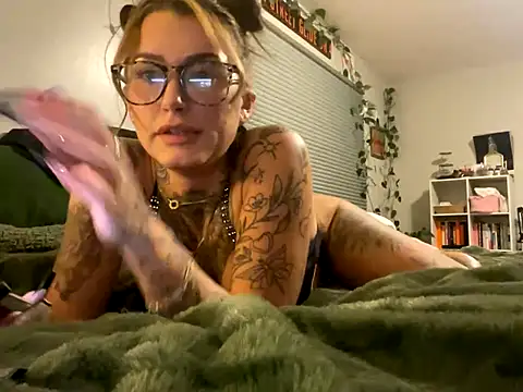 lexymarie online show from October 29, 1:43 am