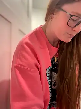 PussiesnCream  online show from November 4, 4:45 pm