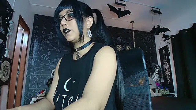 AlexHoe  online show from February 20, 7:04 pm