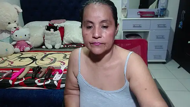 Snapshot of pervert_mommy_ chatting on September 13, 12:02 pm pervert mommy online show from September 13, 12:02 pm