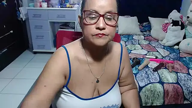 pervert mommy  online show from June 2, 9:54 am