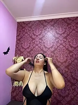 juliana diaz online show from October 31, 11:58 am