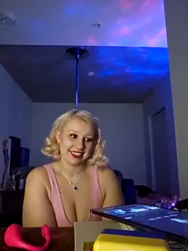 DamelynDaisy online show from February 15, 8:02 am