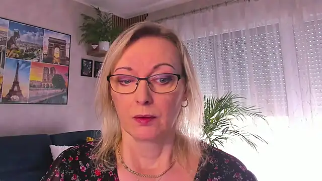 vanessa chat online show from April 13, 1:34 pm