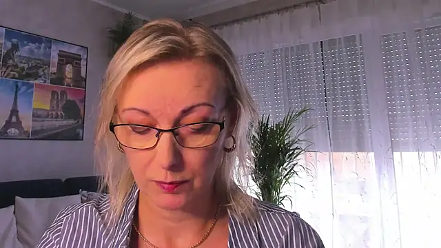 vanessa chat online show from October 16, 1:47 pm