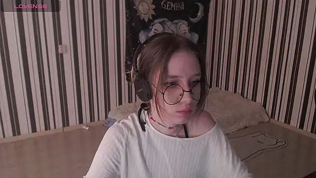 Snapshot of _Hanna_Moon_ chatting on October 11, 10:31 am Hanna Moon online show from October 11, 10:31 am