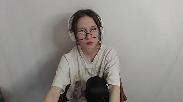  Hanna Moon  online show from April 10, 7:47 am