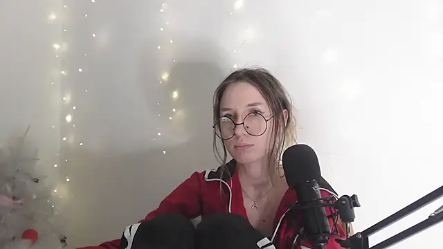  Hanna Moon  online show from January 15, 11:49 am