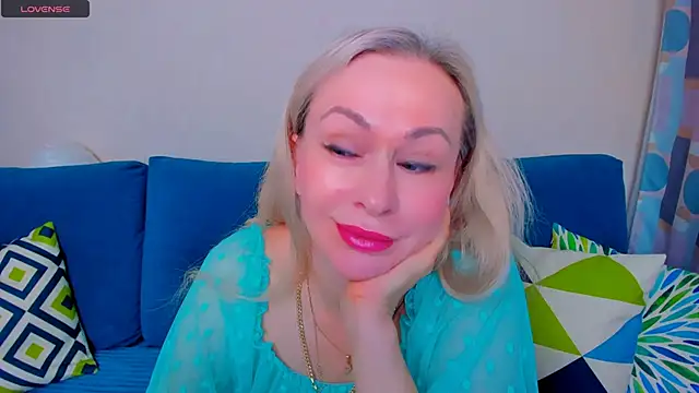 EllenMoore online show from September 20, 3:16 am