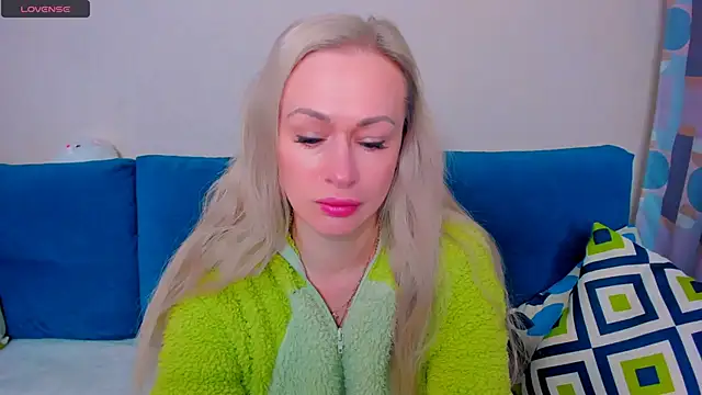 EllenMoore online show from September 30, 3:01 am