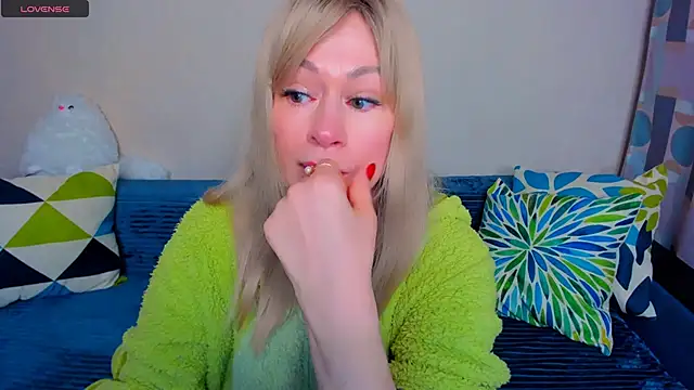 EllenMoore online show from April 5, 3:16 am