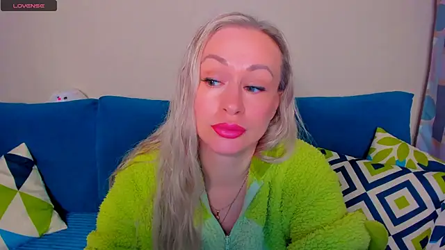 EllenMoore online show from October 14, 3:20 am