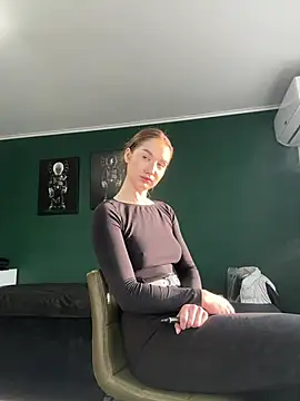 AlicaFoxis  online show from March 22, 2:45 pm