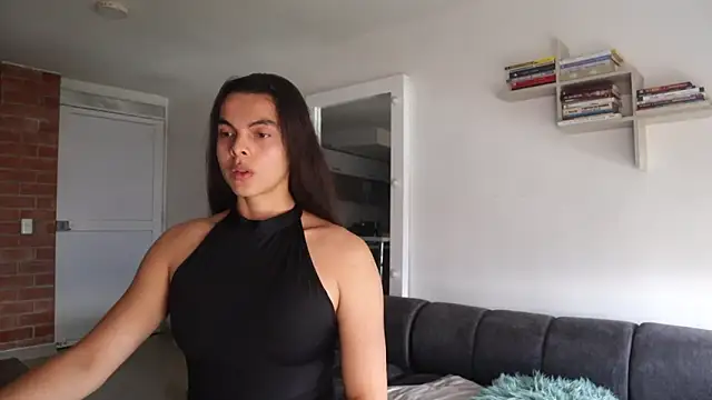  Vahos  online show from February 3, 8:01 pm