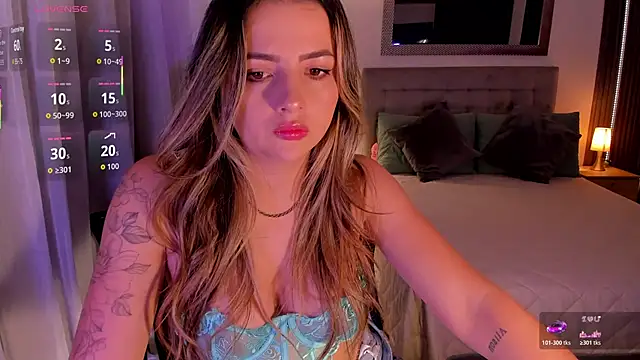 AmyWood online show from November 12, 3:21 pm