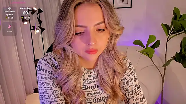 AmyWood online show from December 20, 3:27 pm