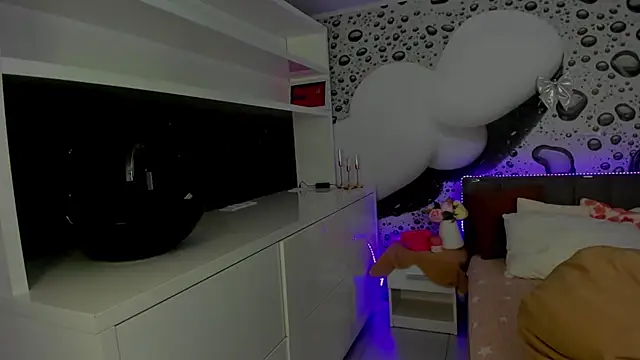 AlmaFancy online show from February 26, 7:29 am