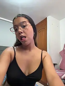 Andrea-Queen online show from May 19, 7:43 pm