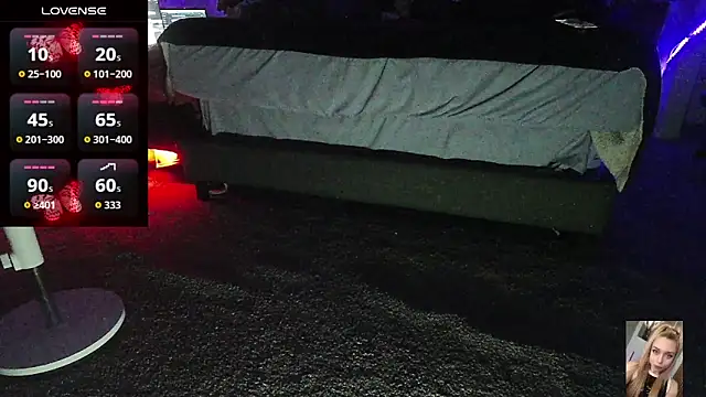 Blondiewithanass online show from April 2, 2:47 pm