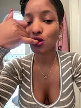 NicoleCocksXXX online show from March 31, 2:50 pm