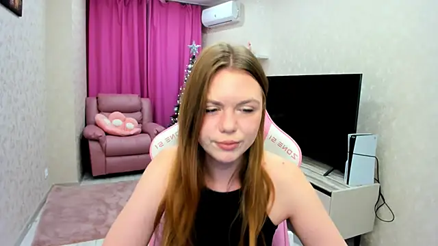 Strawberrye online show from December 17, 3:33 am