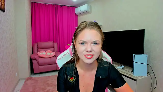 Strawberrye online show from March 2, 3:17 am