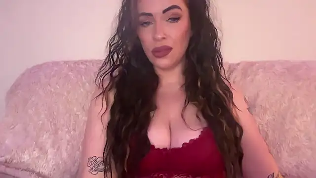 MuckyMILF online show from January 9, 8:35 pm