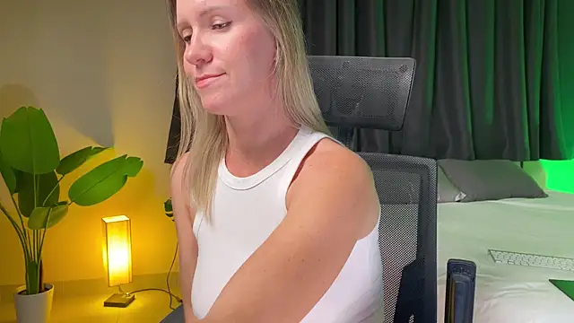 KatnessHot online show from November 28, 11:35 am