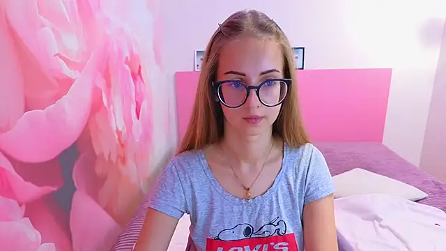 AliceAdams online show from October 9, 6:39 am